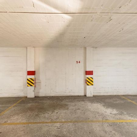 In The Historic Center Of Malaga, Very Close To The Beach And The Ave Train Station, With Private Parking Bagian luar foto