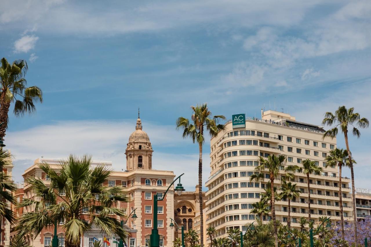 In The Historic Center Of Malaga, Very Close To The Beach And The Ave Train Station, With Private Parking Bagian luar foto