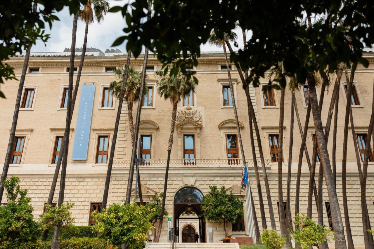 In The Historic Center Of Malaga, Very Close To The Beach And The Ave Train Station, With Private Parking Bagian luar foto
