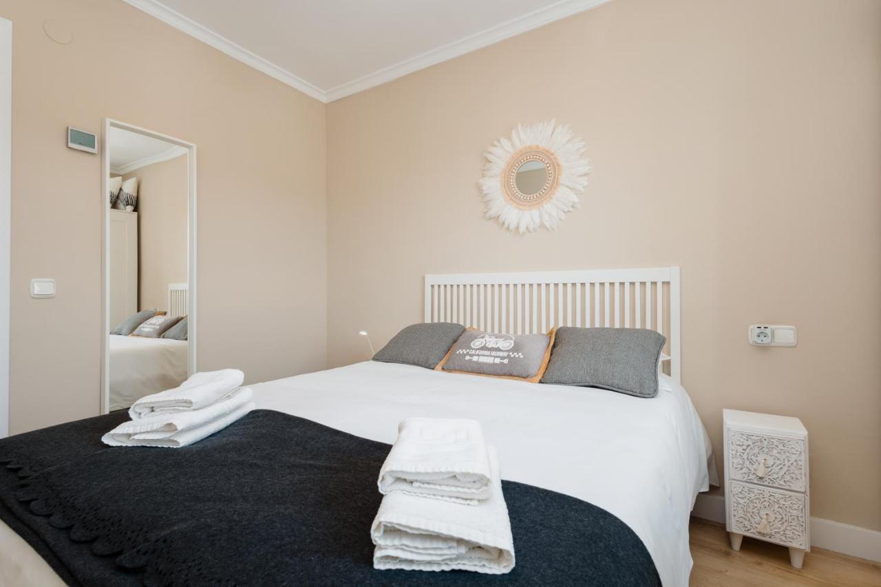 In The Historic Center Of Malaga, Very Close To The Beach And The Ave Train Station, With Private Parking Bagian luar foto