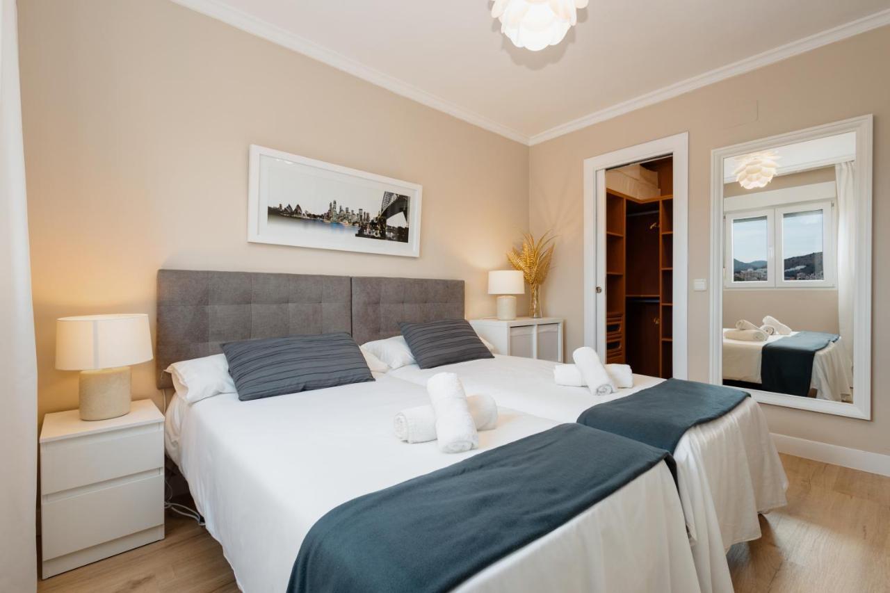 In The Historic Center Of Malaga, Very Close To The Beach And The Ave Train Station, With Private Parking Bagian luar foto