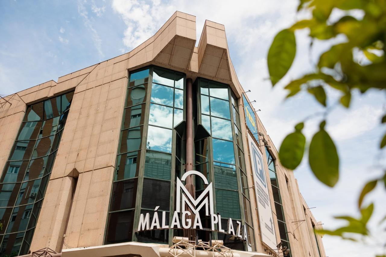 In The Historic Center Of Malaga, Very Close To The Beach And The Ave Train Station, With Private Parking Bagian luar foto